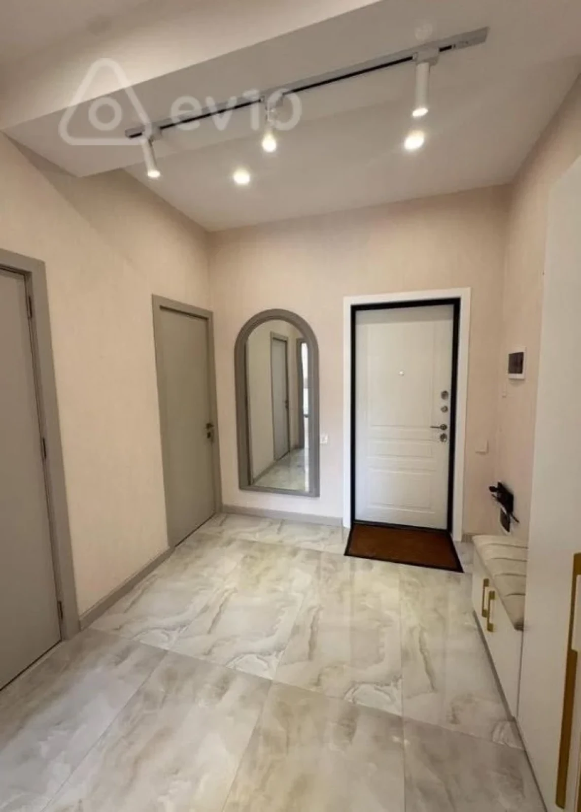 Kirayə verilir 2 otaqlı yeni tikili 60 m²