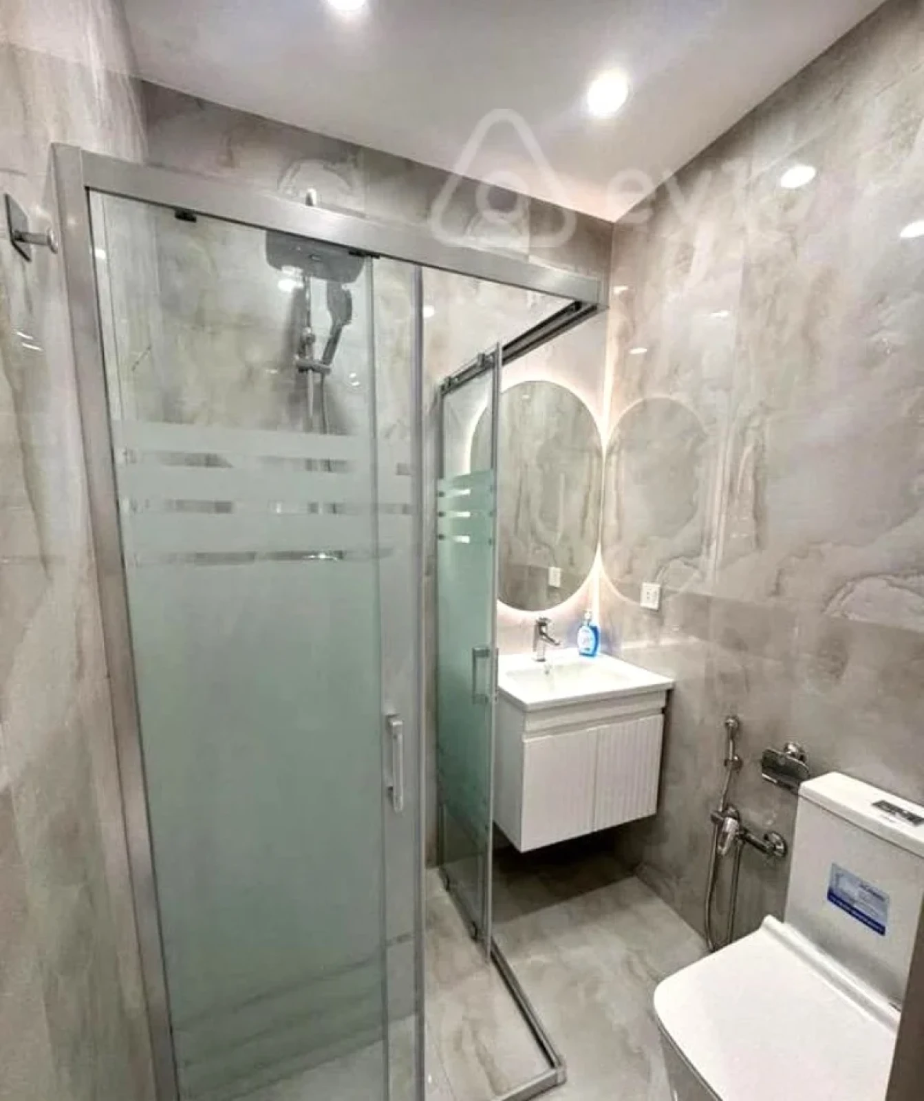 Kirayə verilir 2 otaqlı yeni tikili 60 m²