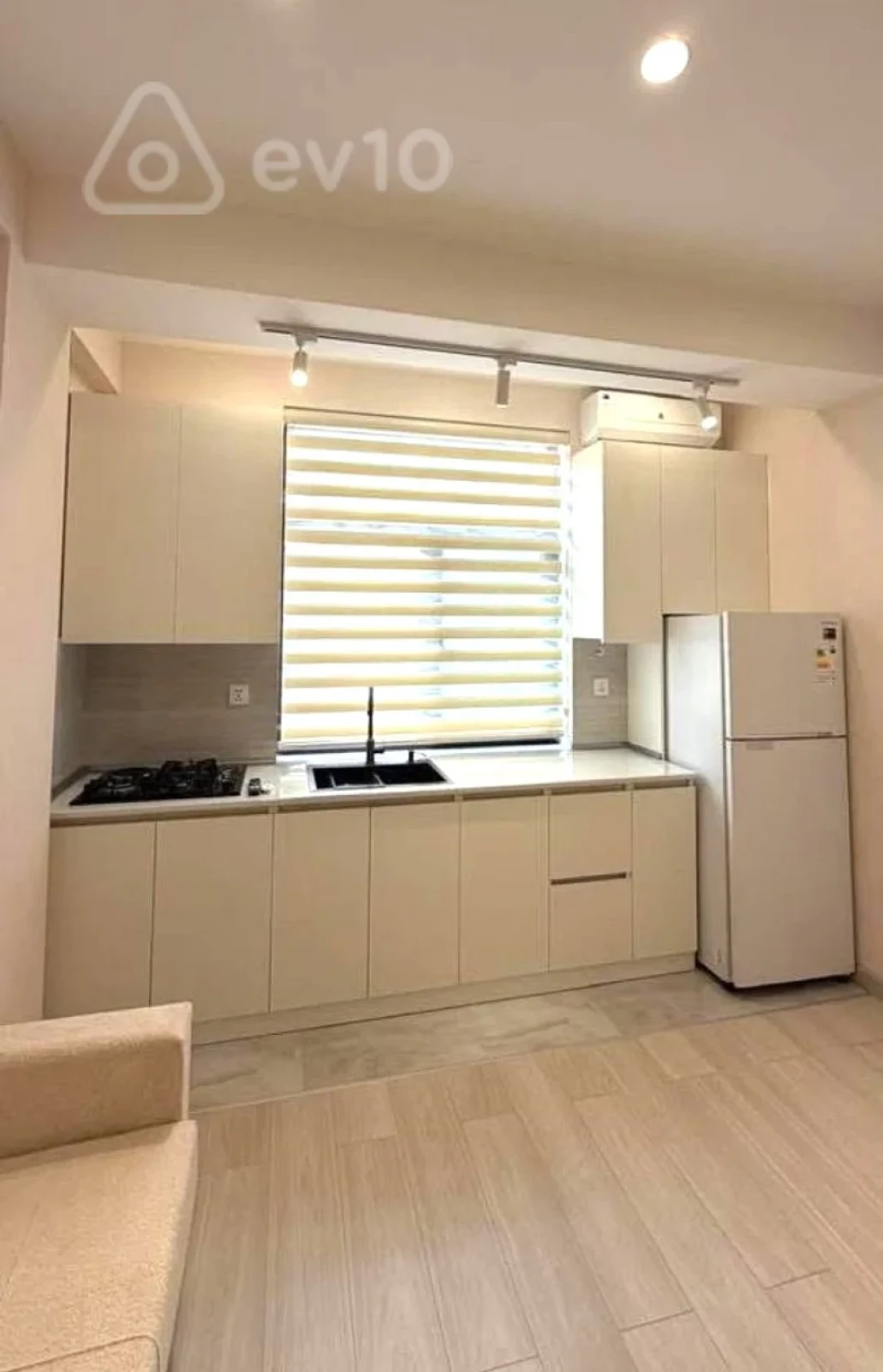 Kirayə verilir 2 otaqlı yeni tikili 60 m²