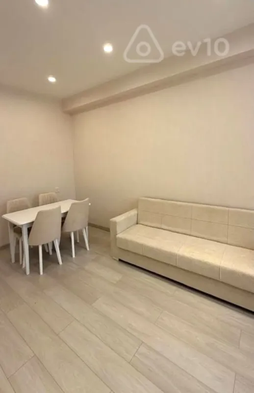 Kirayə verilir 2 otaqlı yeni tikili 60 m²