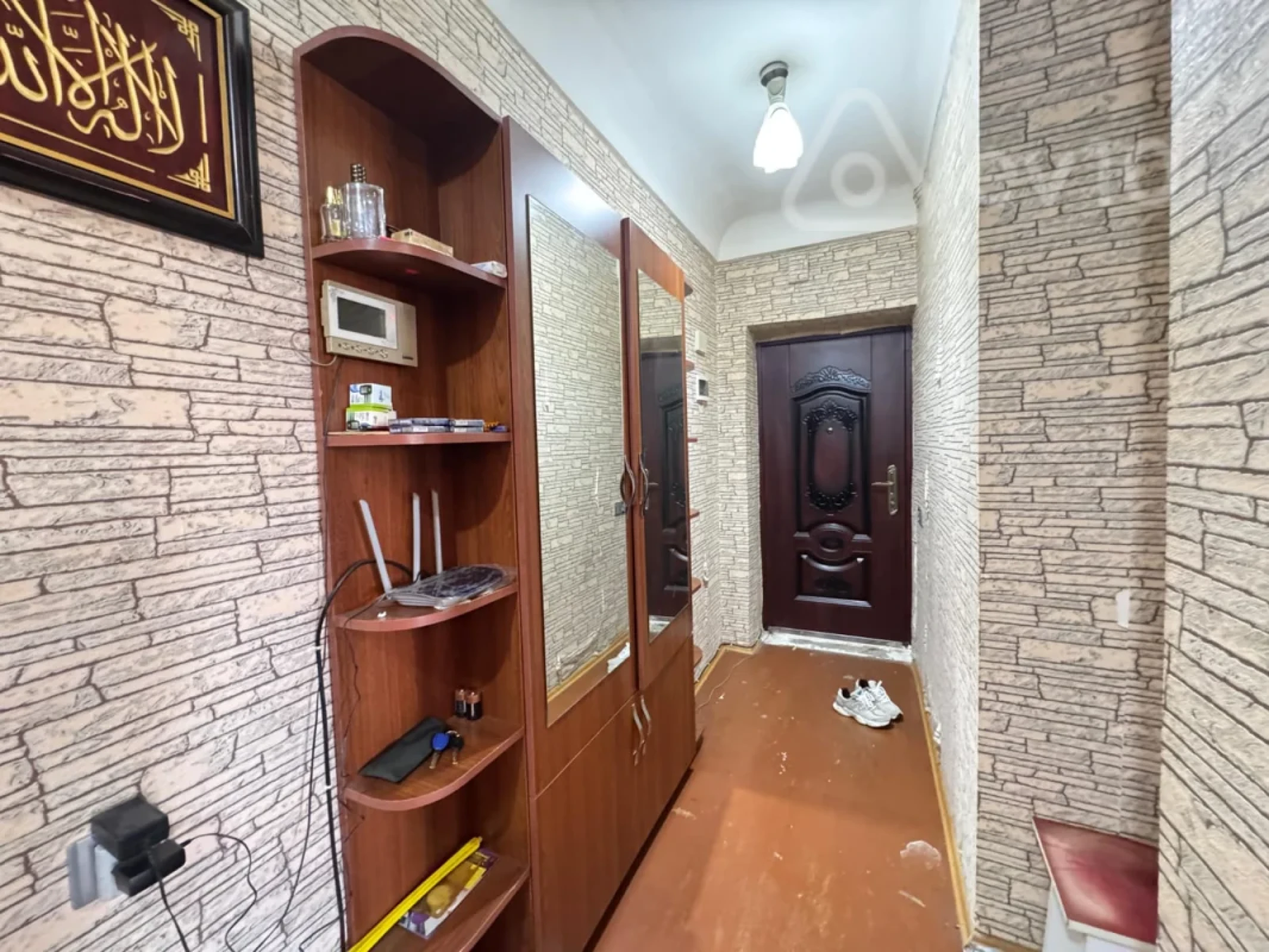 Satılır 2 otaqlı köhnə tikili 55 m²