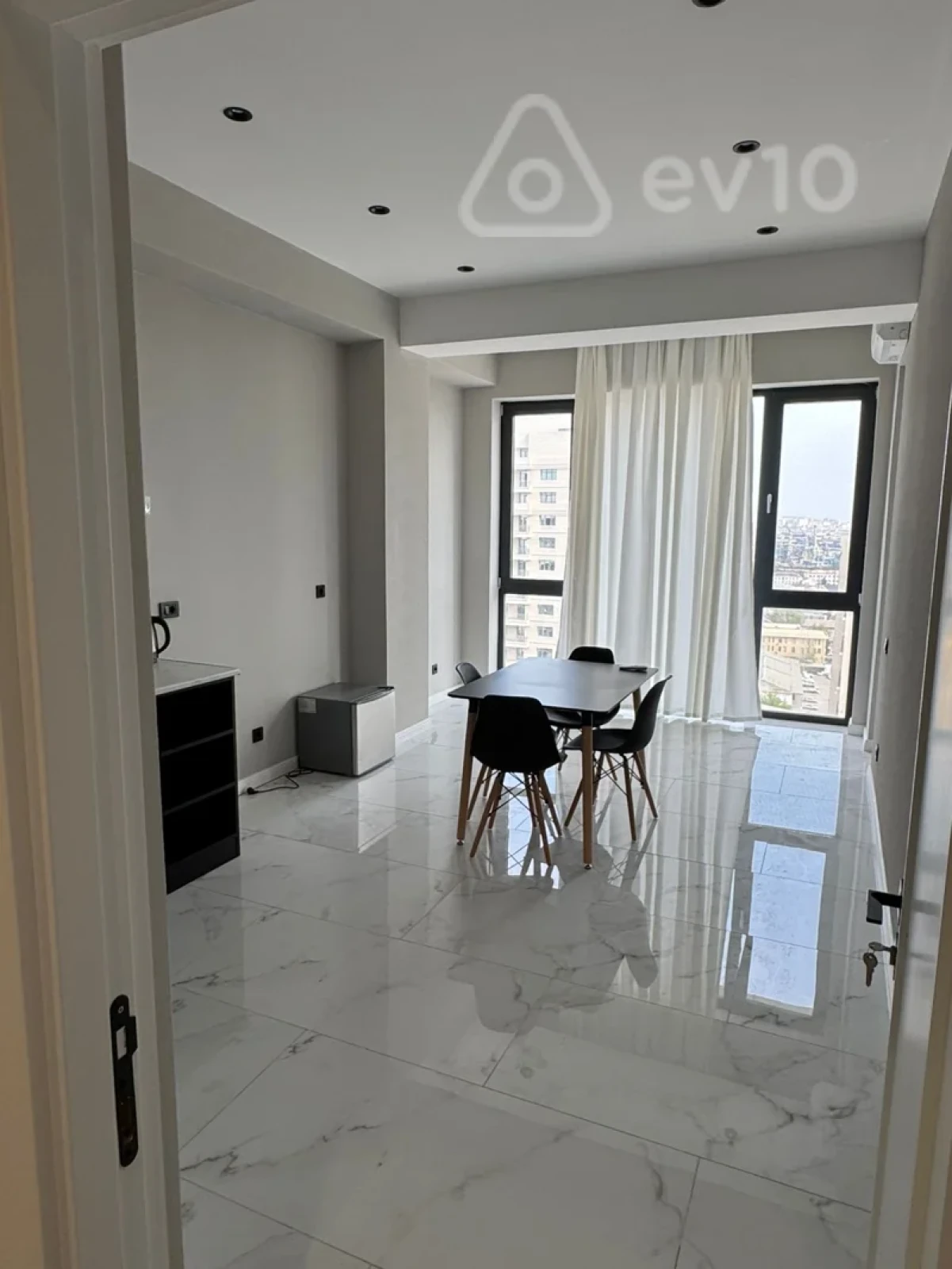 Satılır 2 otaqlı yeni tikili 139 m²
