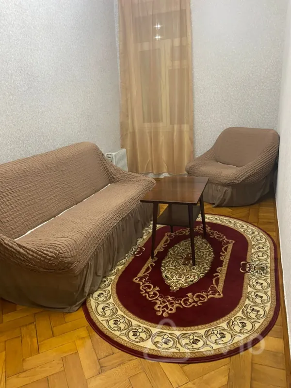 Kirayə verilir 3 otaqlı köhnə tikili 100 m²