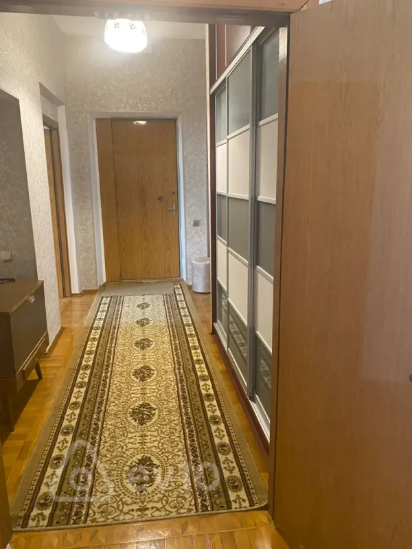 Kirayə verilir 3 otaqlı köhnə tikili 100 m²