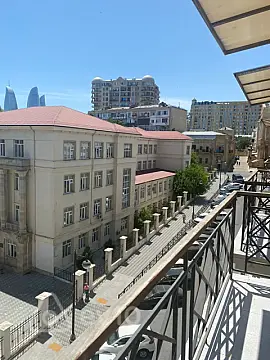 Kirayə verilir 3 otaqlı köhnə tikili 100 m² — Bakı, Səbail 3 otaq 100.00 m²