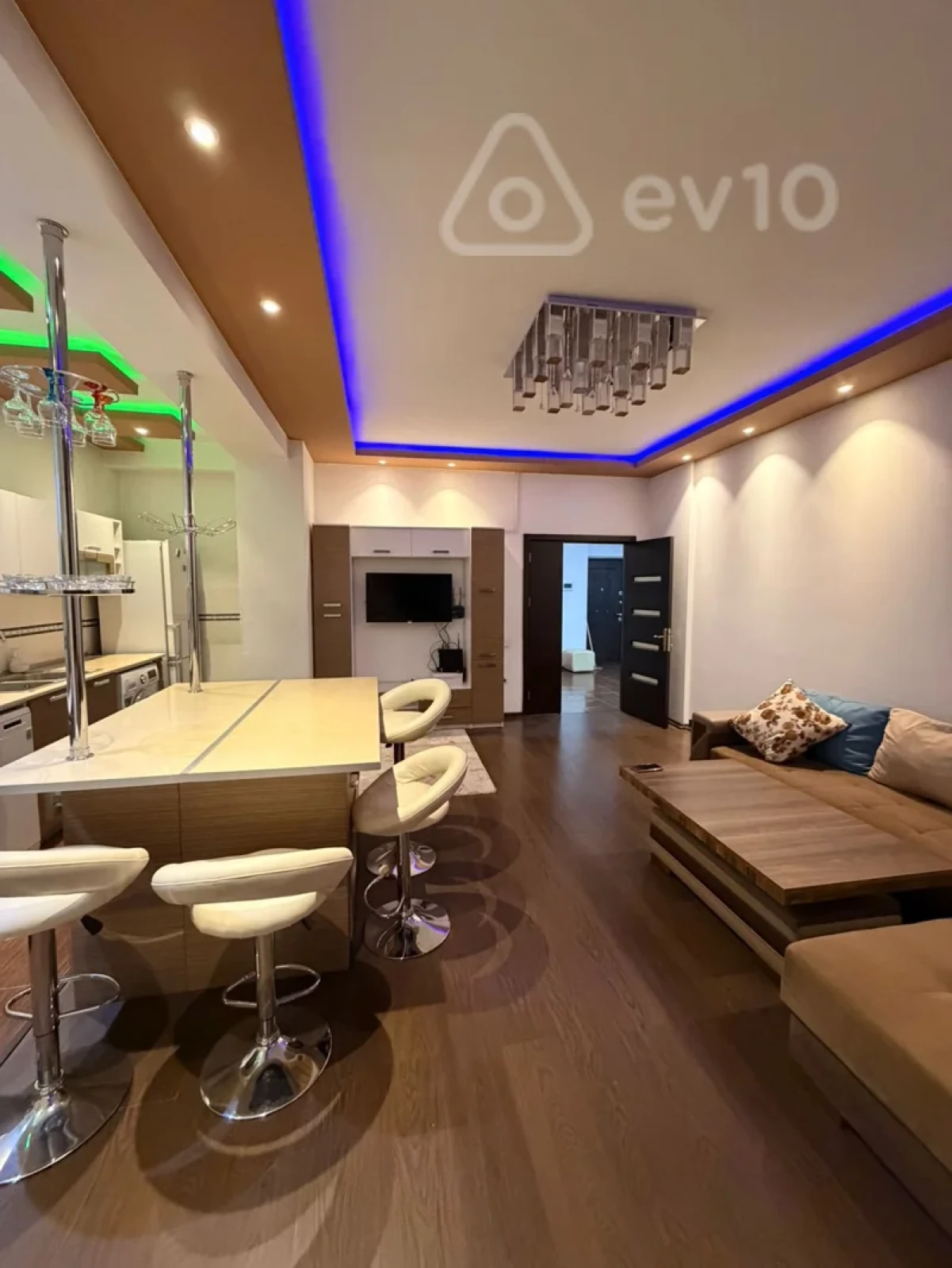 Kirayə verilir 3 otaqlı yeni tikili 120 m²