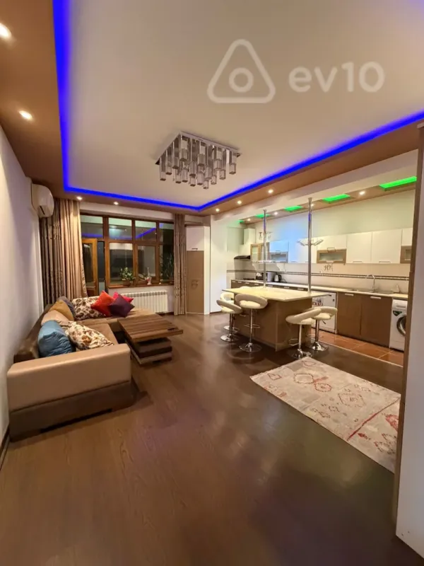 Kirayə verilir 3 otaqlı yeni tikili 120 m²