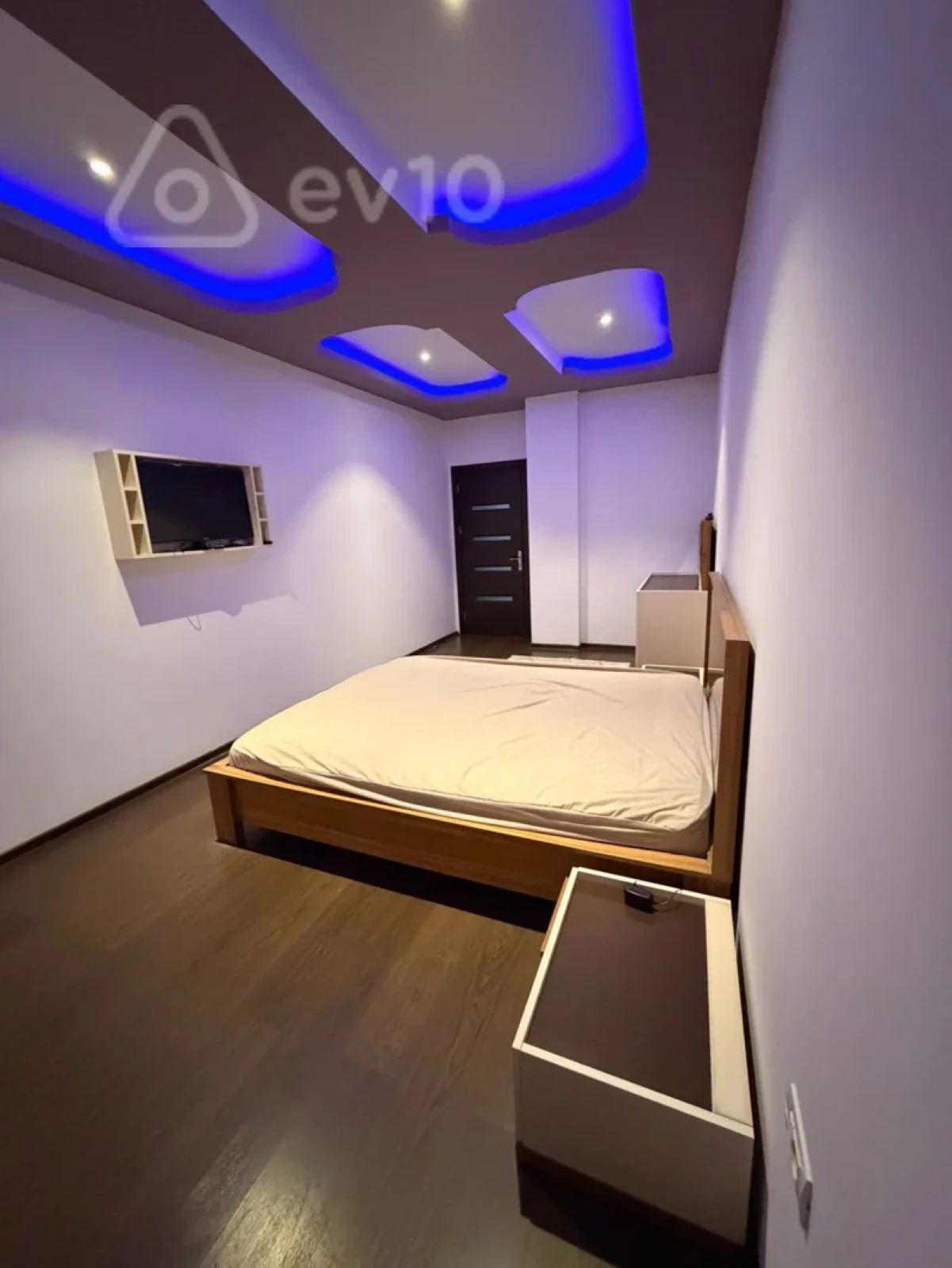 Kirayə verilir 3 otaqlı yeni tikili 120 m²