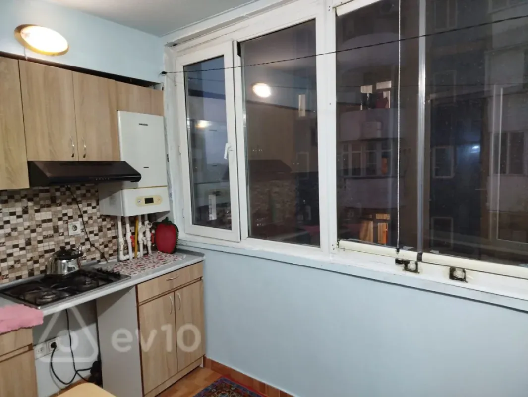 Kirayə verilir 3 otaqlı yeni tikili 85 m²