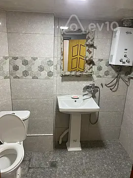 Kirayə verilir 2 otaqlı köhnə tikili 46 m²