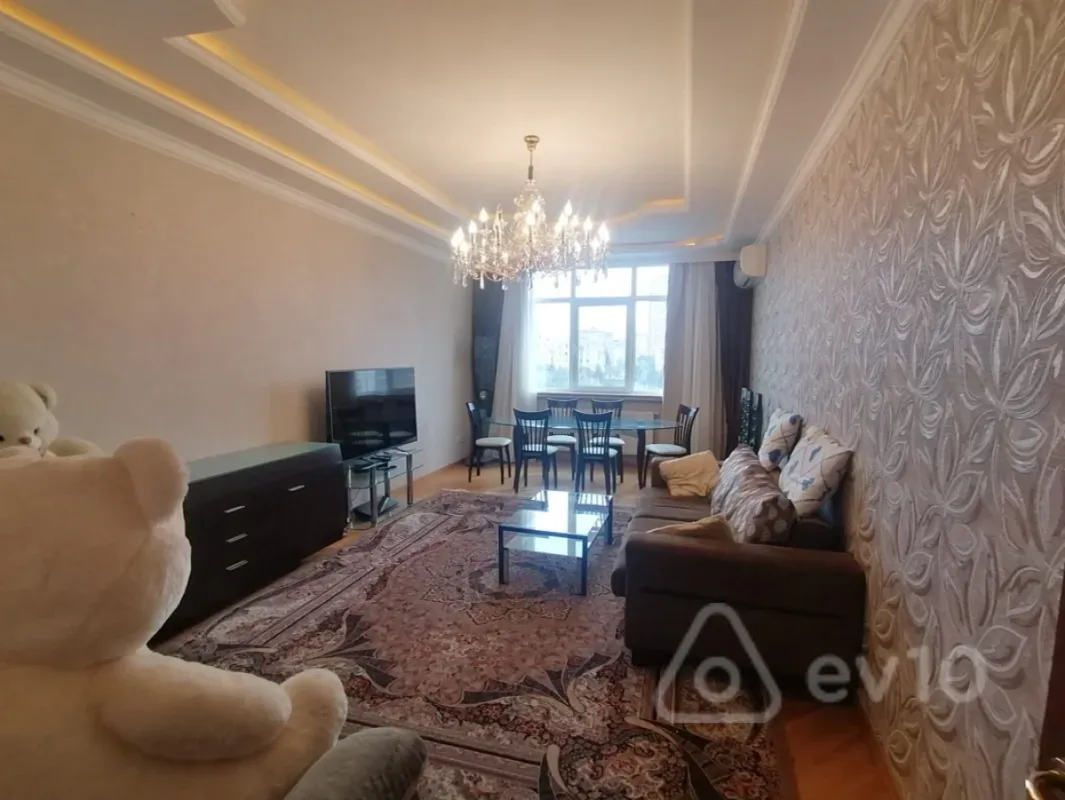 Kirayə verilir 3 otaqlı yeni tikili 135 m²