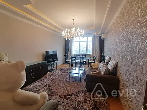 Kirayə verilir 3 otaqlı yeni tikili 135 m²