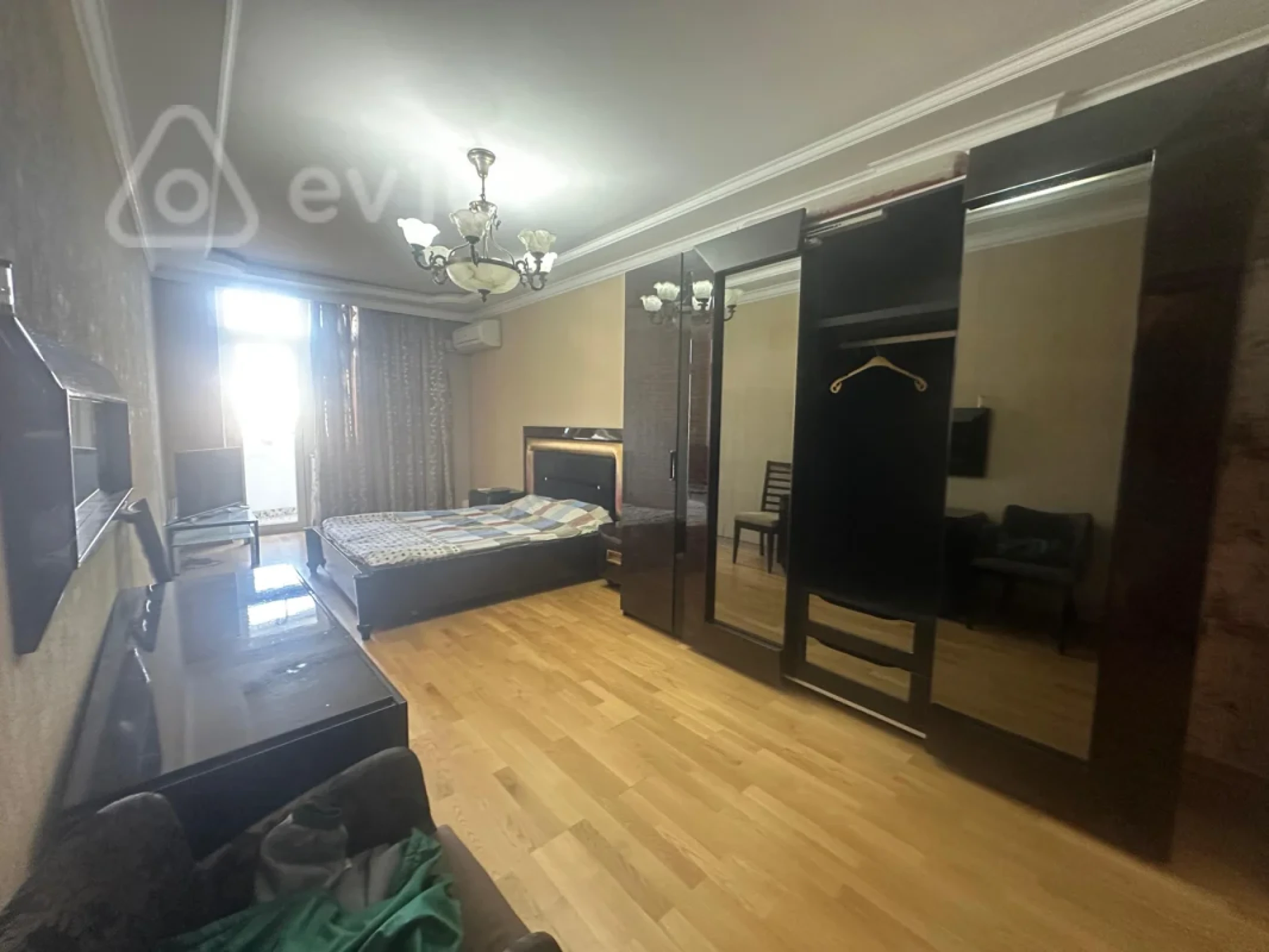 Kirayə verilir 3 otaqlı yeni tikili 135 m²