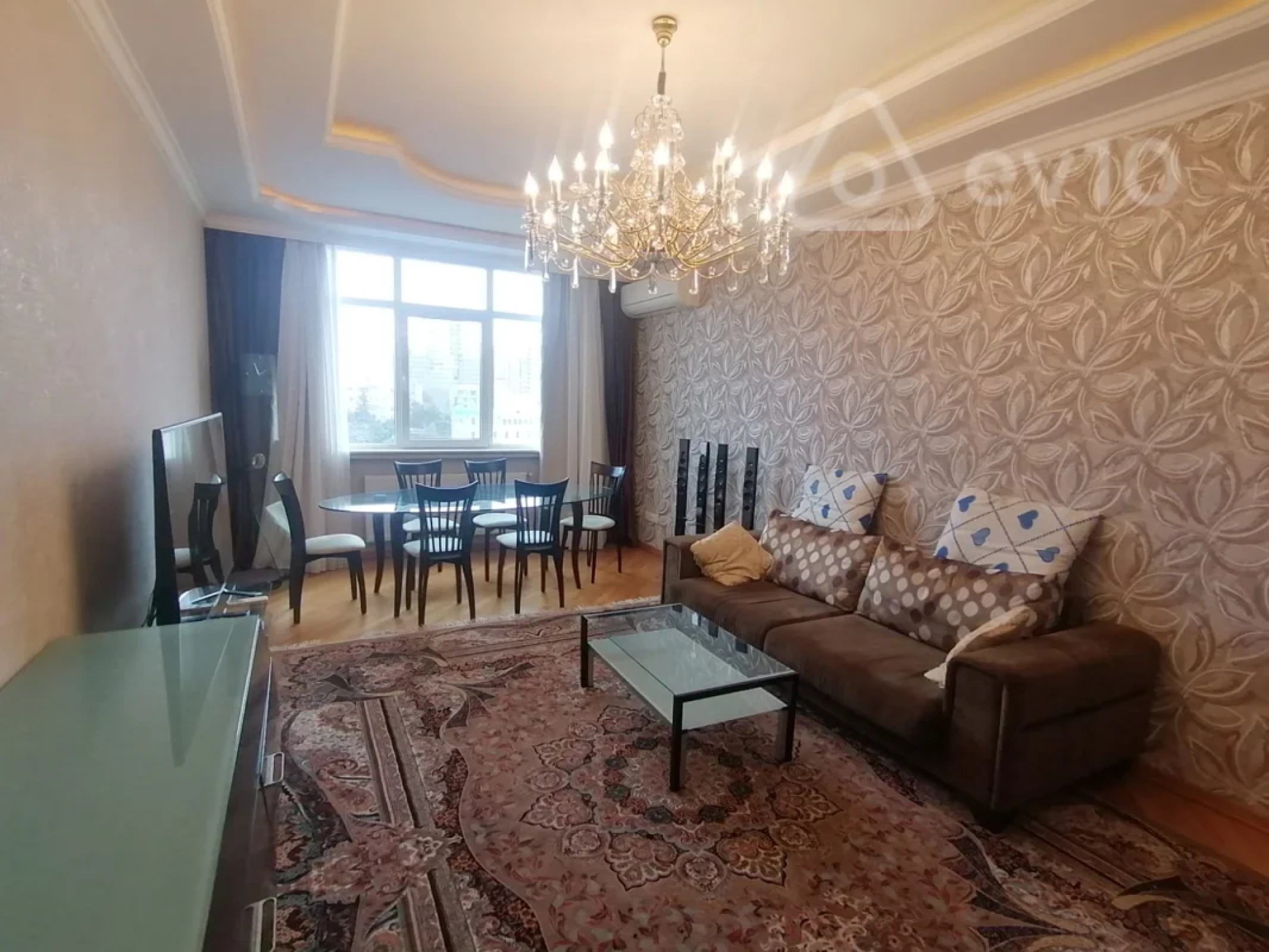 Kirayə verilir 3 otaqlı yeni tikili 135 m²