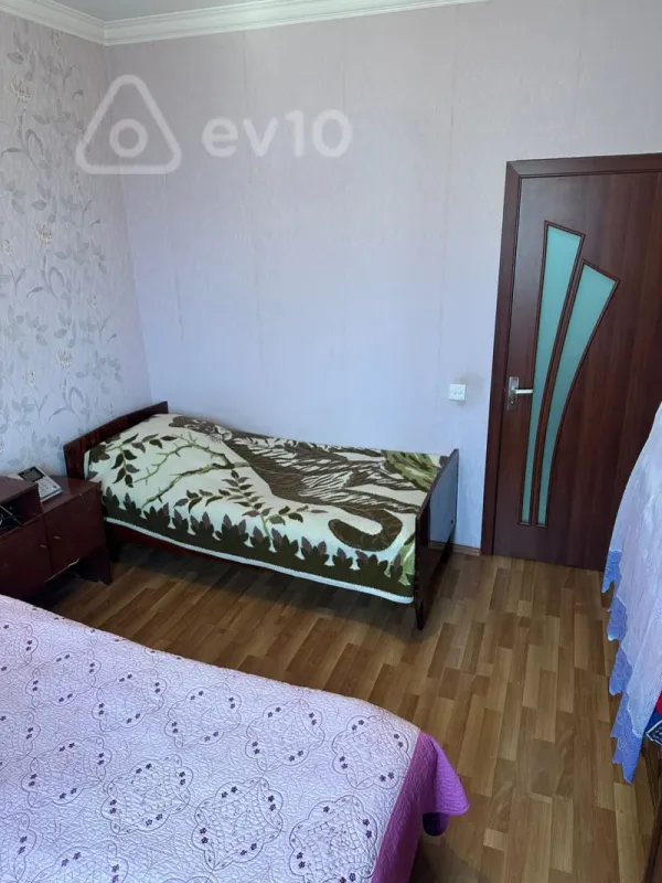 Satılır 2 otaqlı köhnə tikili 60 m²