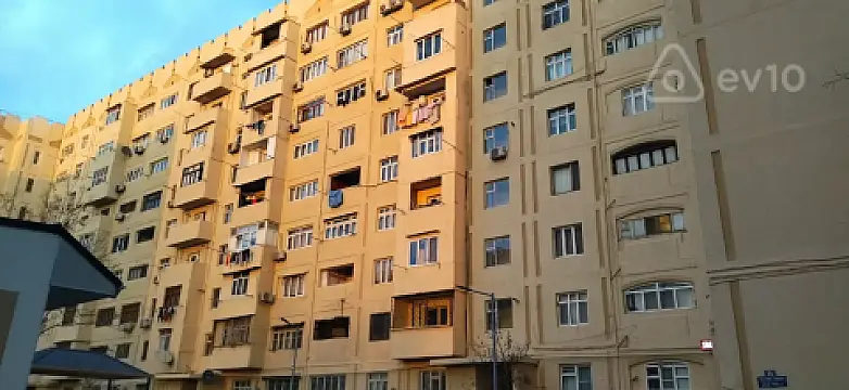 Satılır 2 otaqlı köhnə tikili 60 m²