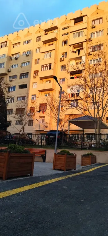 Satılır 2 otaqlı köhnə tikili 60 m²