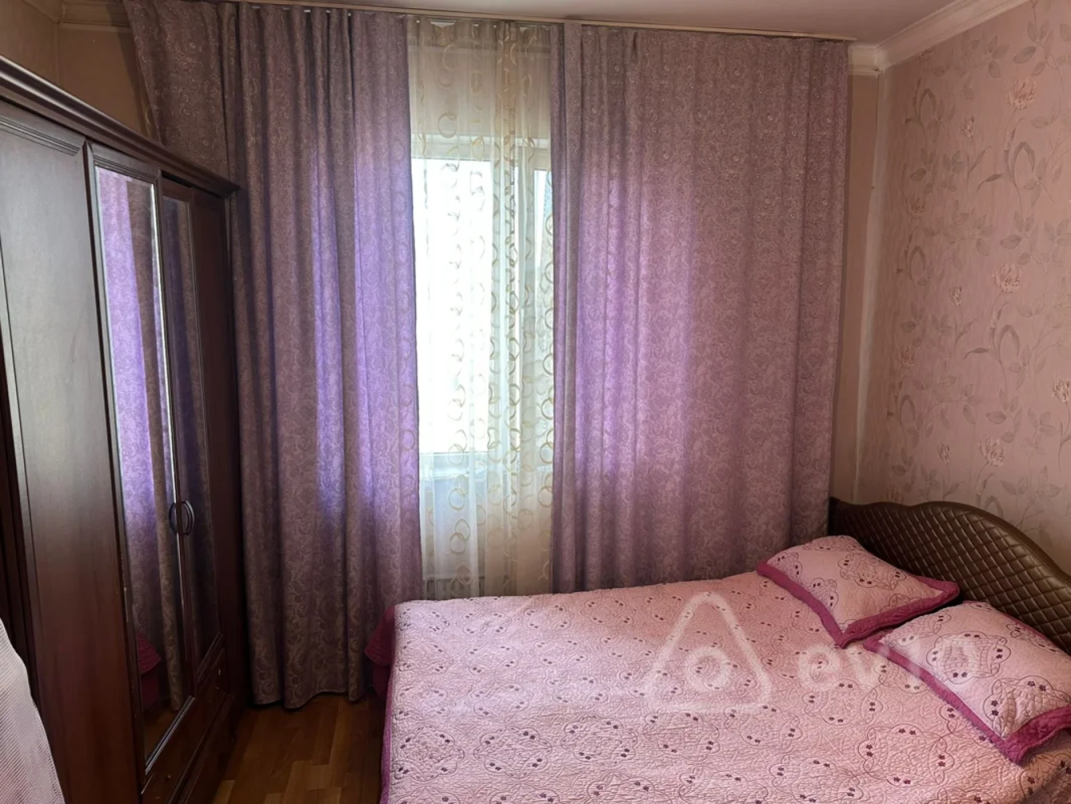 Satılır 2 otaqlı köhnə tikili 60 m²