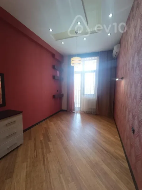 Satılır 4 otaqlı yeni tikili 170 m²