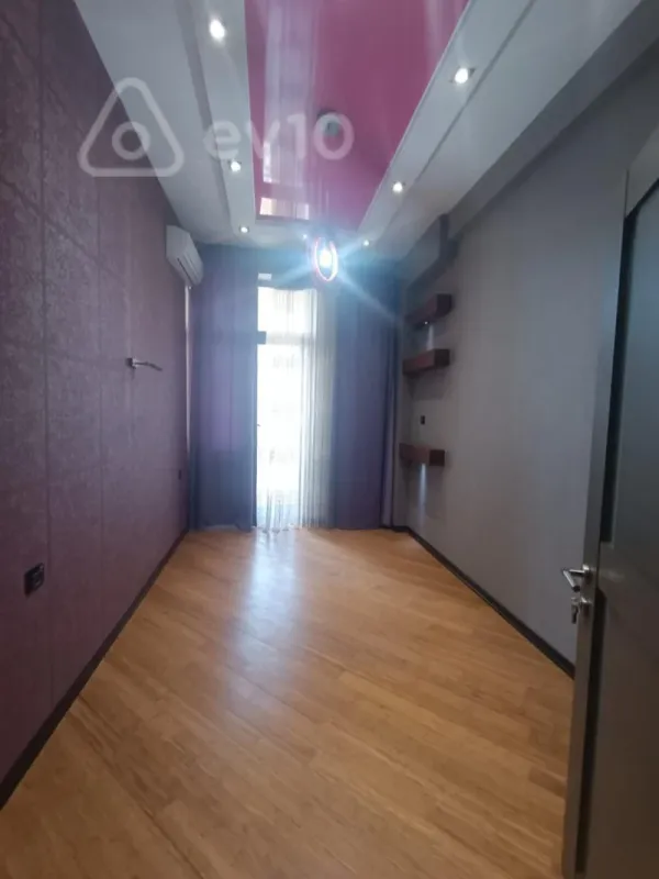 Satılır 4 otaqlı yeni tikili 170 m²