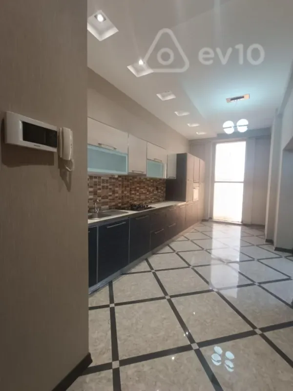 Satılır 4 otaqlı yeni tikili 170 m²