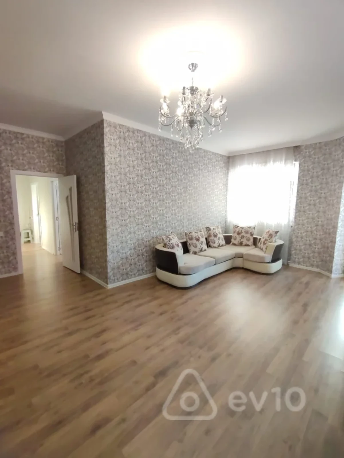 Kirayə verilir 2 otaqlı yeni tikili 95 m²