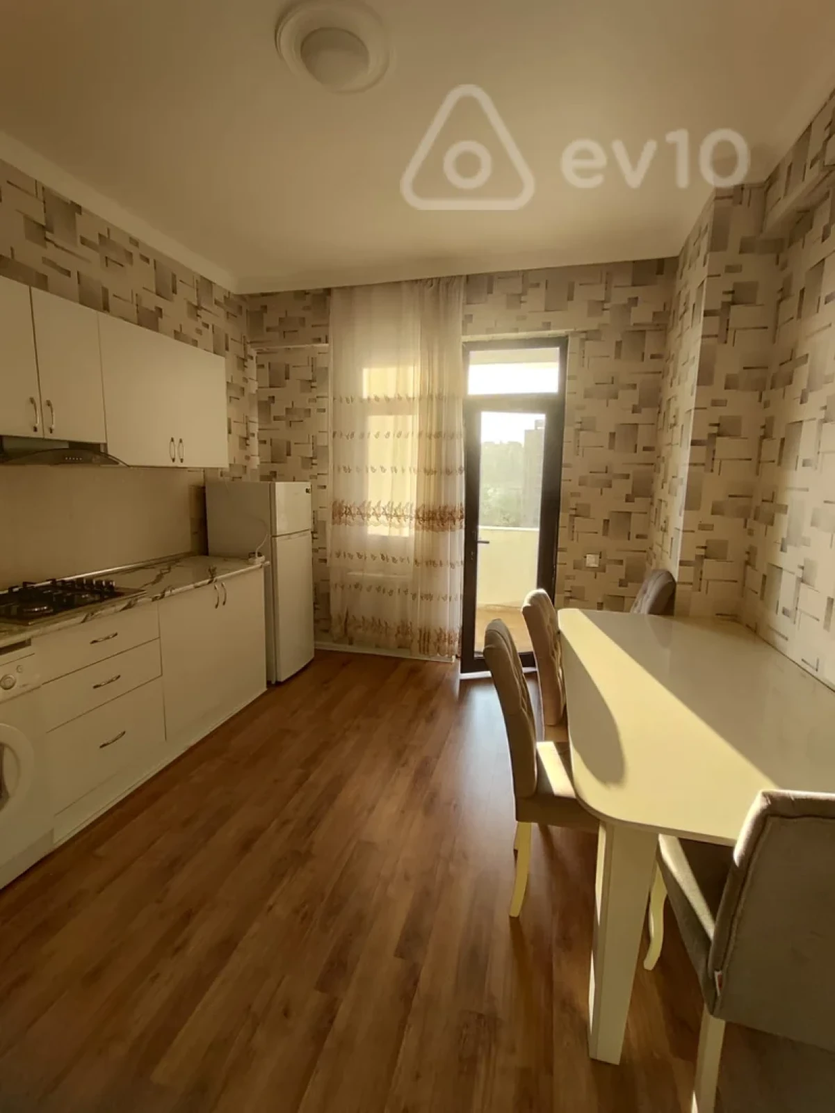 Kirayə verilir 2 otaqlı yeni tikili 95 m²