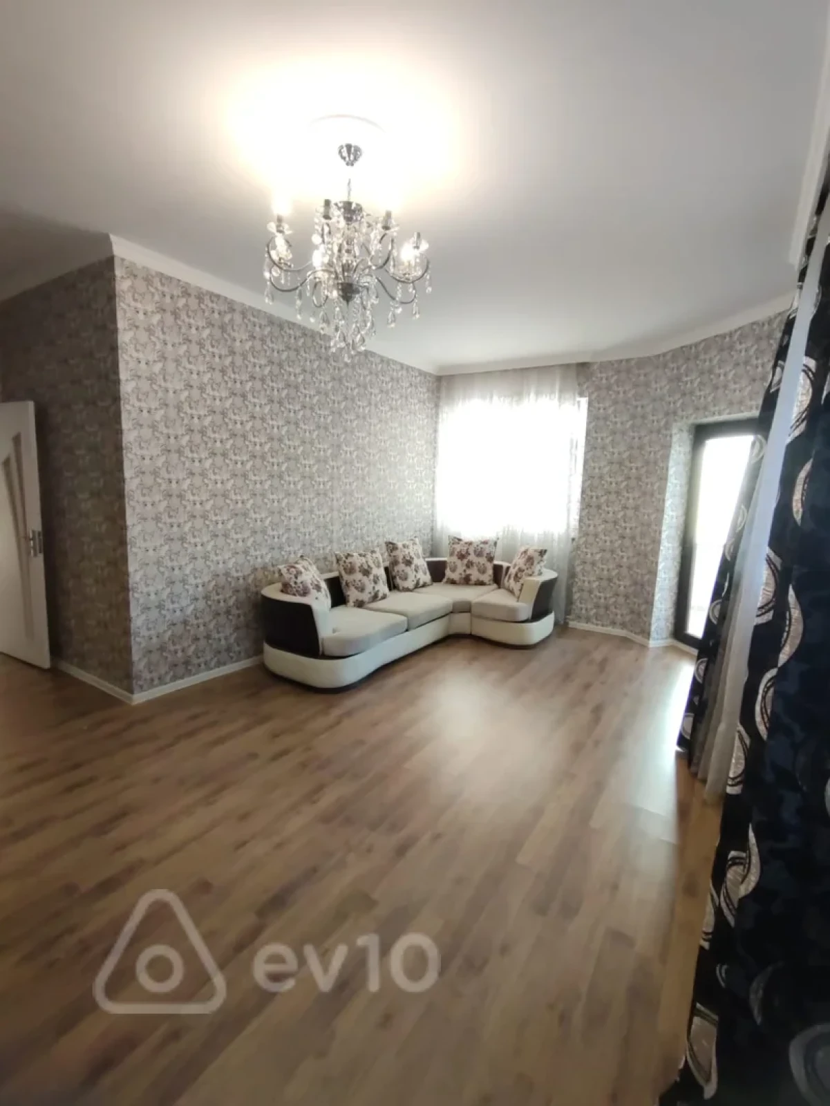 Kirayə verilir 2 otaqlı yeni tikili 95 m²