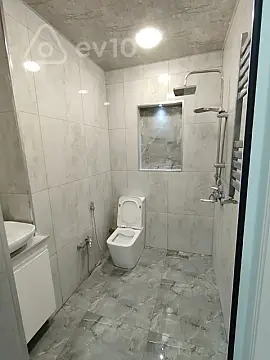 Kirayə verilir 2 otaqlı yeni tikili 70 m²