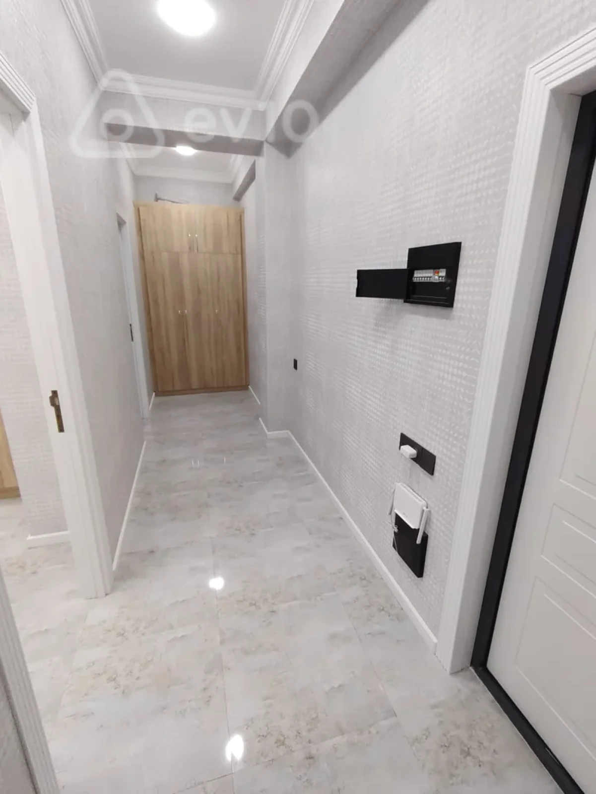 Kirayə verilir 2 otaqlı yeni tikili 70 m²