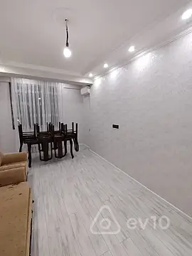 Kirayə verilir 2 otaqlı yeni tikili 70 m²