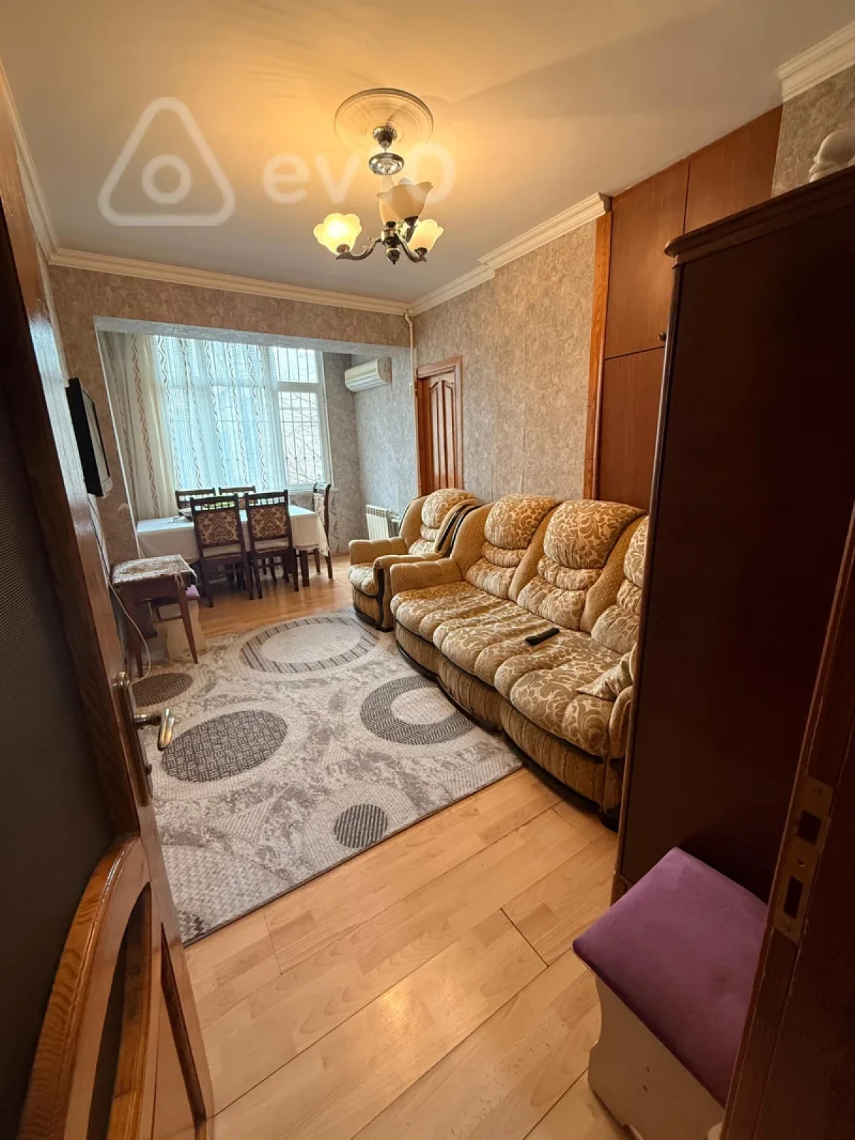 Satılır 4 otaqlı köhnə tikili 120 m²