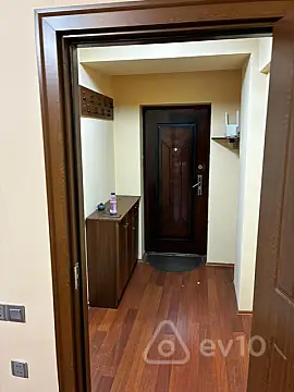Kirayə verilir 1 otaqlı köhnə tikili 50 m²