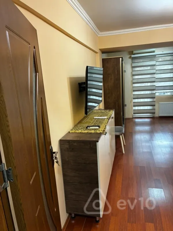 Kirayə verilir 1 otaqlı köhnə tikili 50 m²