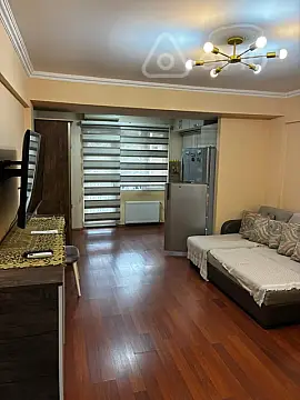 Kirayə verilir 1 otaqlı köhnə tikili 50 m²