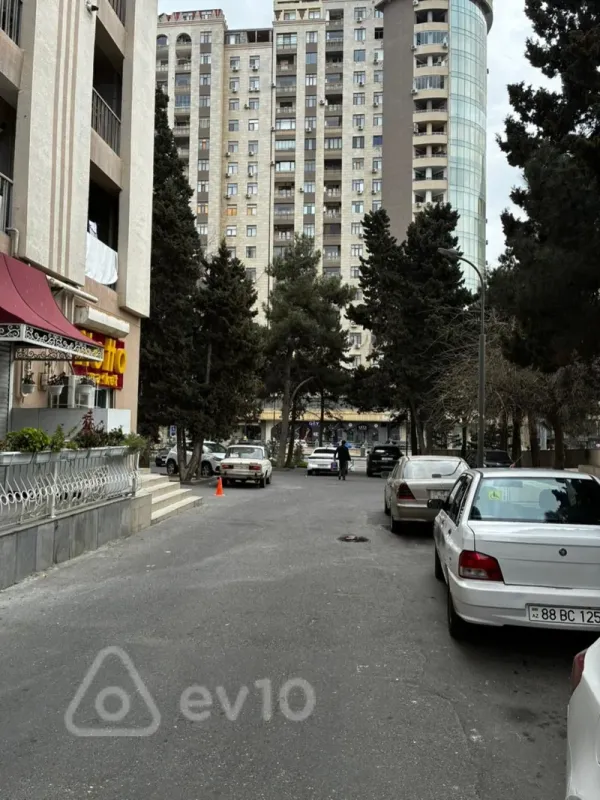 Kirayə verilir 1 otaqlı köhnə tikili 50 m²