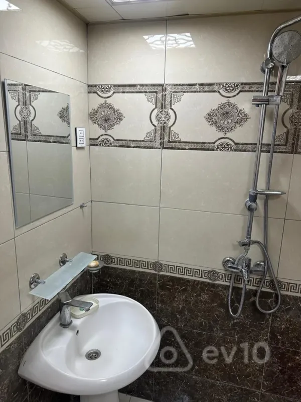 Kirayə verilir 2 otaqlı köhnə tikili 40 m²