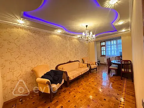 Satılır 3 otaqlı köhnə tikili 70 m² — Bakı, Nizami 3 otaq 70.00 m²