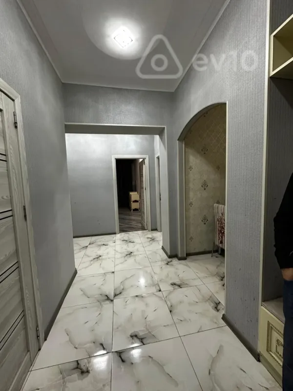 Kirayə verilir 2 otaqlı yeni tikili 80 m²