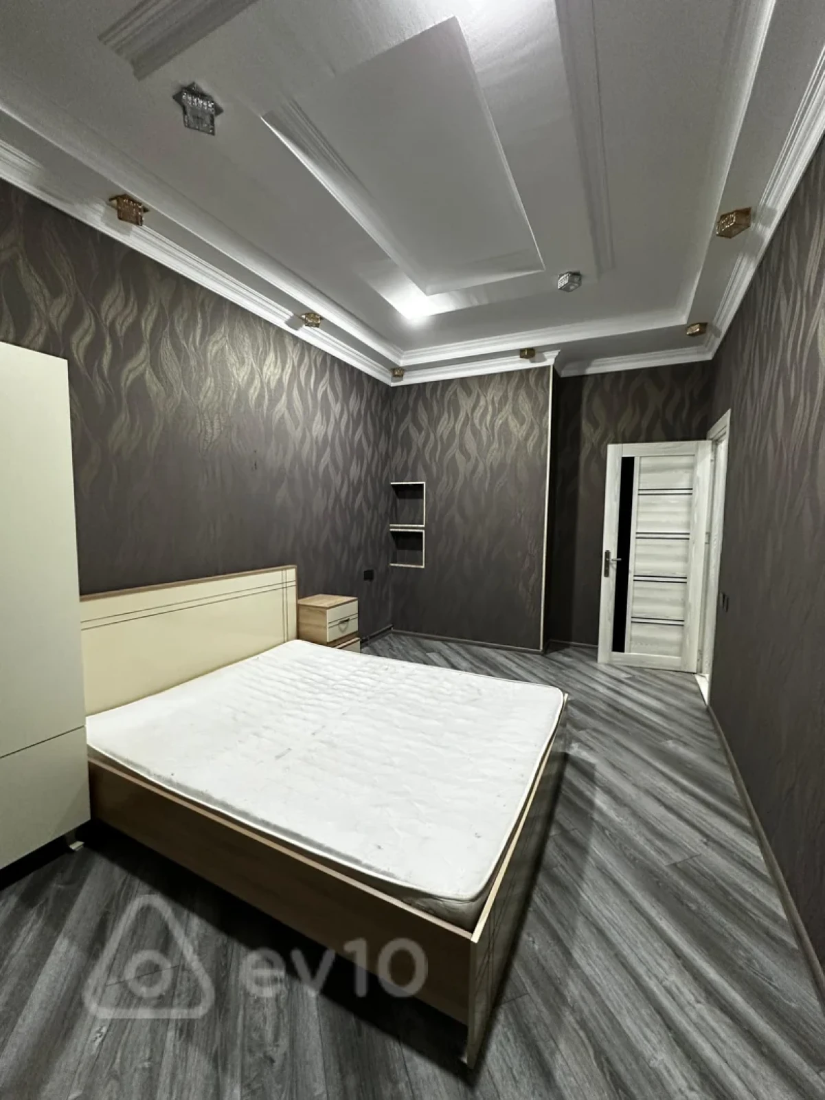 Kirayə verilir 2 otaqlı yeni tikili 80 m²