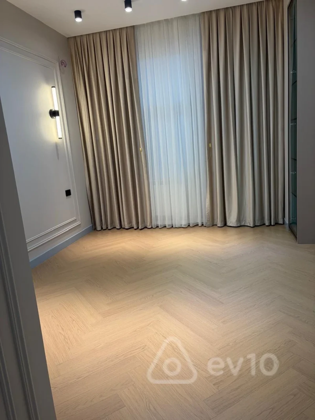 Satılır 4 otaqlı yeni tikili 117 m²