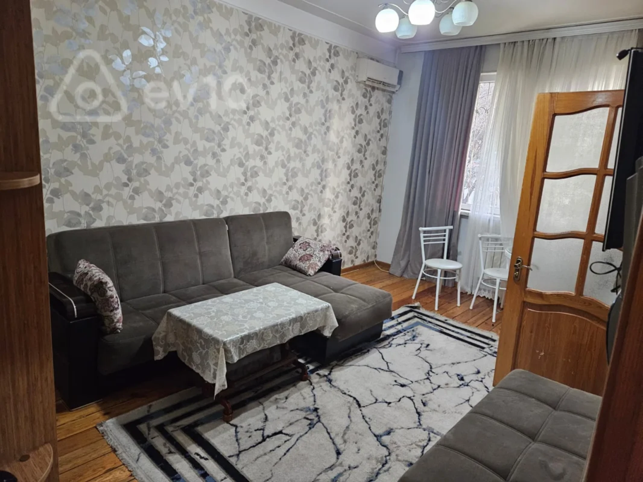 Kirayə verilir 2 otaqlı köhnə tikili 50 m²