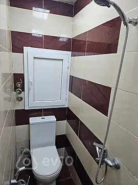 Kirayə verilir 2 otaqlı köhnə tikili 50 m²