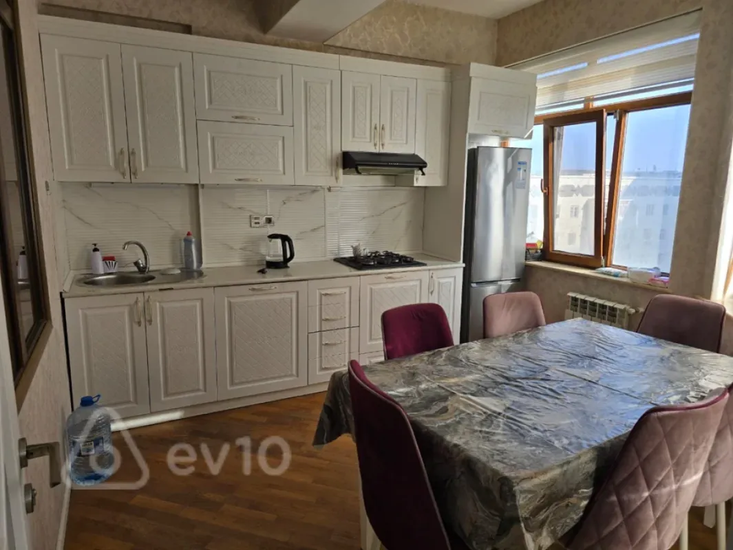 Kirayə verilir 2 otaqlı yeni tikili 80 m²