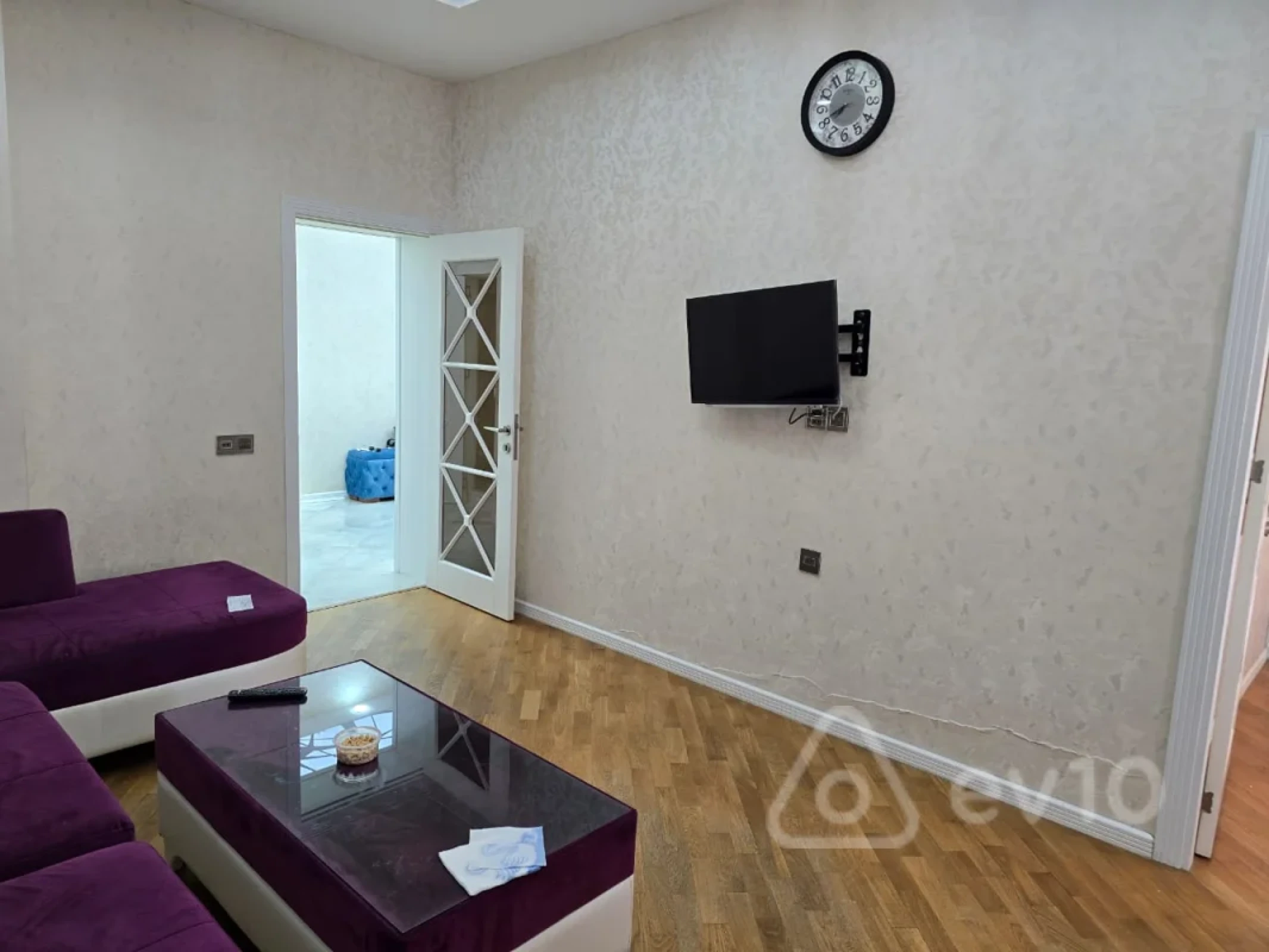 Kirayə verilir 2 otaqlı yeni tikili 80 m²