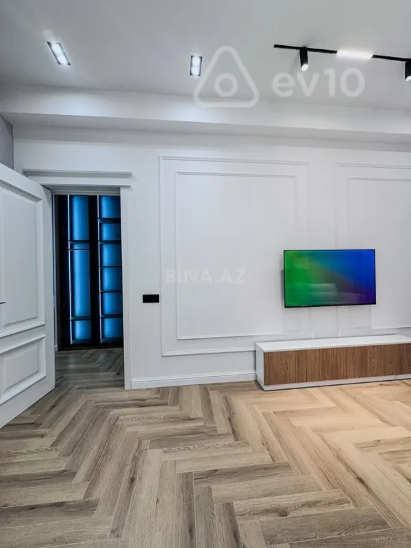 Kirayə verilir 2 otaqlı yeni tikili 65 m²