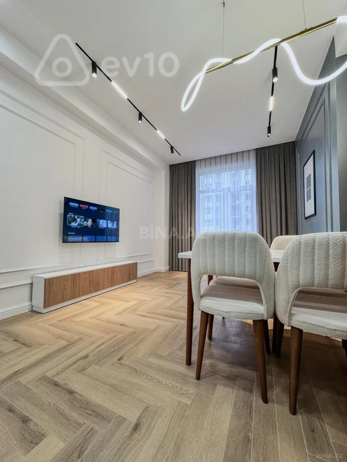 Kirayə verilir 2 otaqlı yeni tikili 65 m²