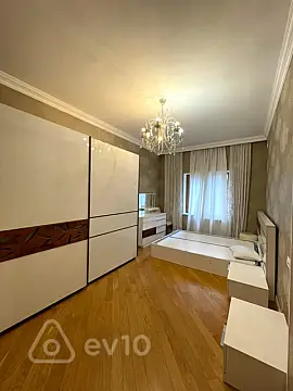 Kirayə verilir 4 otaqlı yeni tikili 180 m²