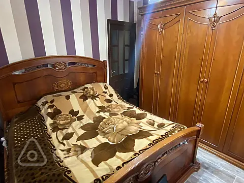 Kirayə verilir 2 otaqlı köhnə tikili 70 m²