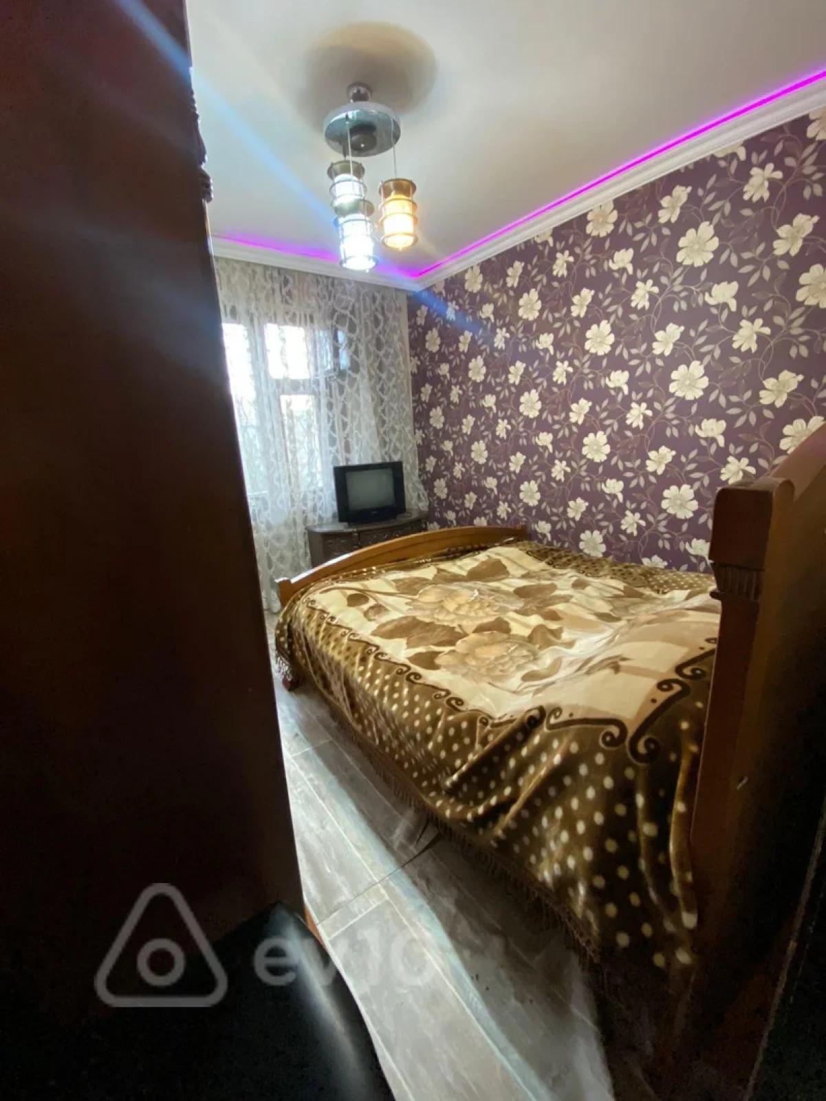 Kirayə verilir 2 otaqlı köhnə tikili 70 m²